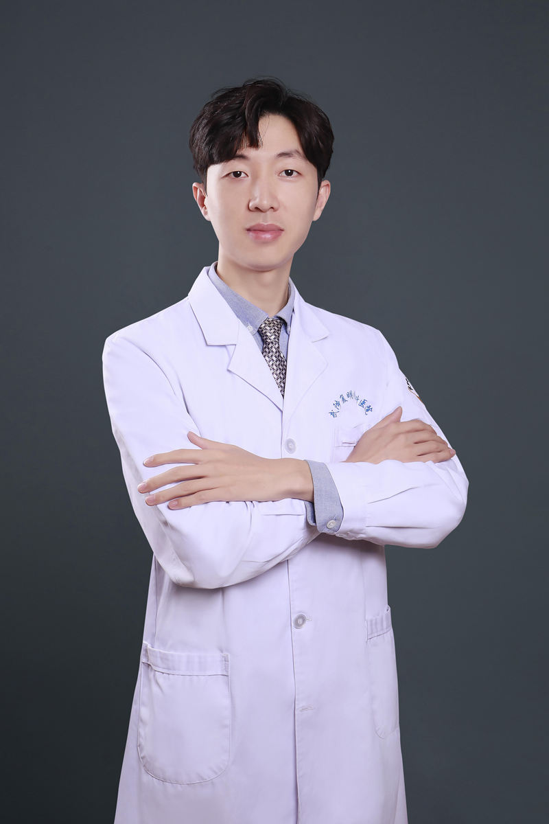 杨亚飞